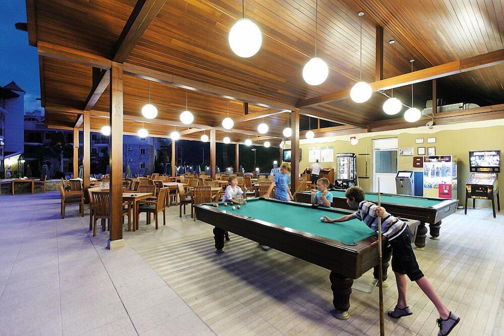 朱利安森林套房公寓式酒店 马尔马里斯 外观 照片