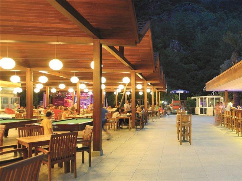 朱利安森林套房公寓式酒店 马尔马里斯 外观 照片